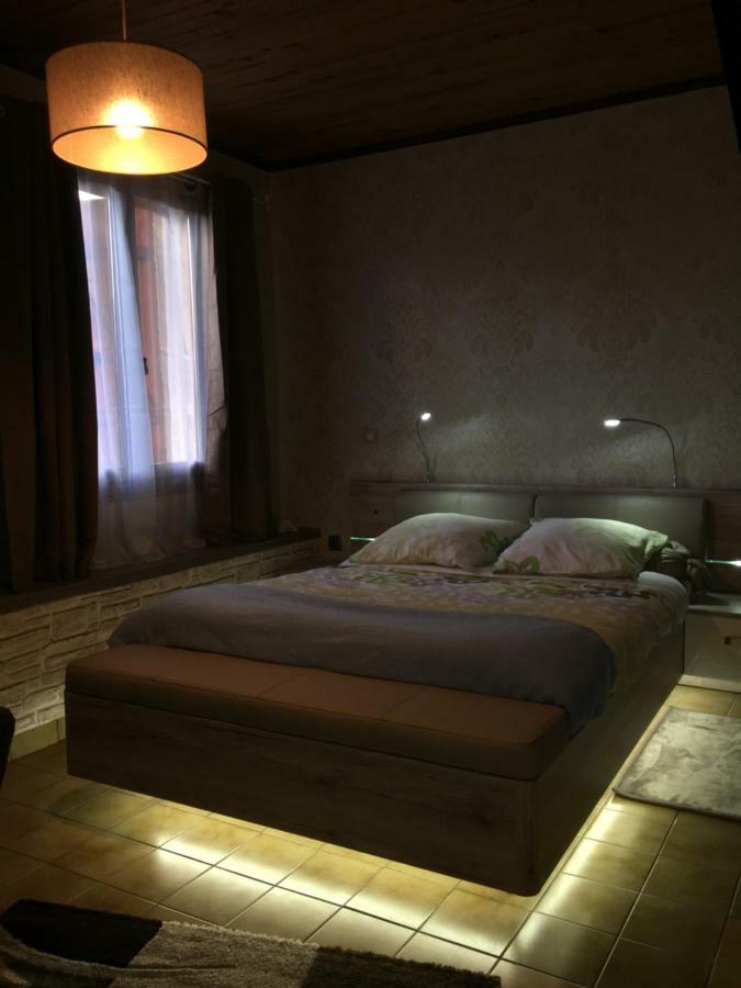 Bed and Breakfast Domaine Jeanne D'Arc Valhuon Экстерьер фото
