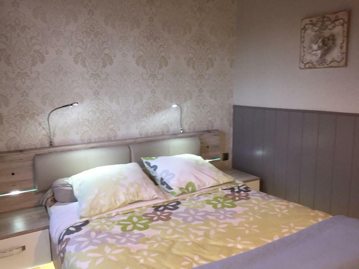 Bed and Breakfast Domaine Jeanne D'Arc Valhuon Экстерьер фото