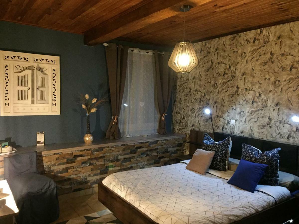 Bed and Breakfast Domaine Jeanne D'Arc Valhuon Экстерьер фото