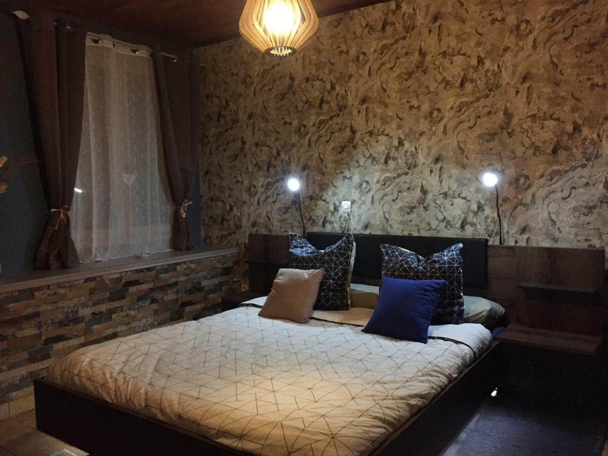 Bed and Breakfast Domaine Jeanne D'Arc Valhuon Экстерьер фото