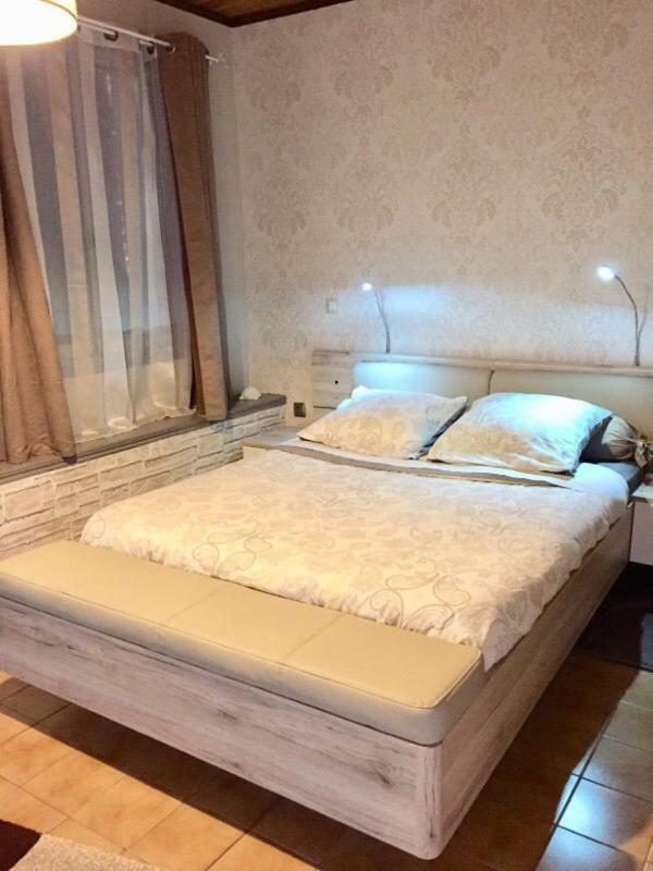 Bed and Breakfast Domaine Jeanne D'Arc Valhuon Экстерьер фото